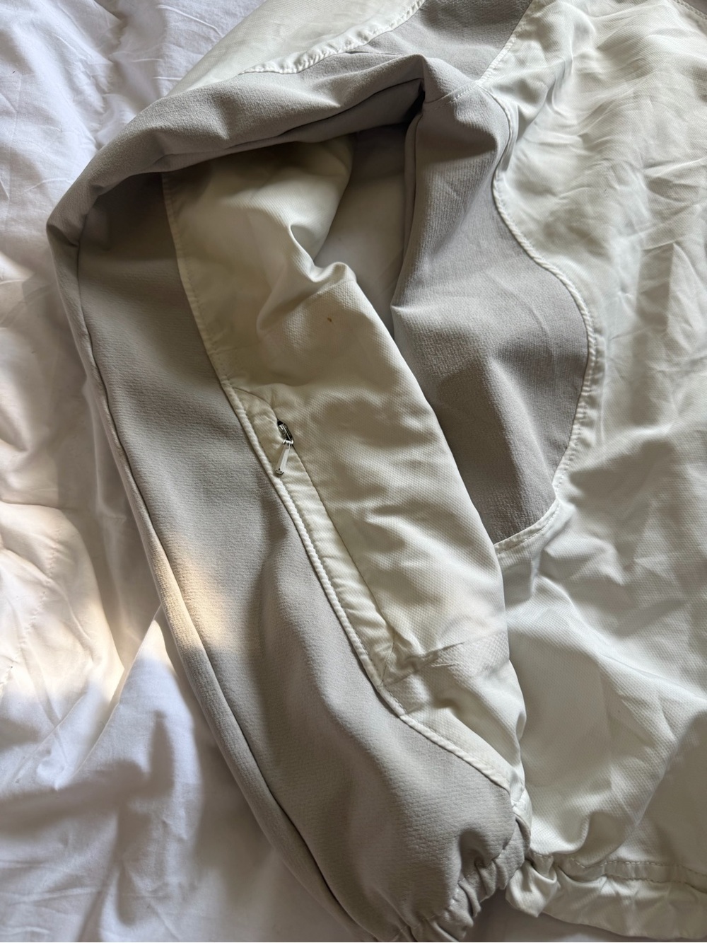 The North Face Cream and Light Gray Women's Softshell Jacket - Picture 6 of 7
